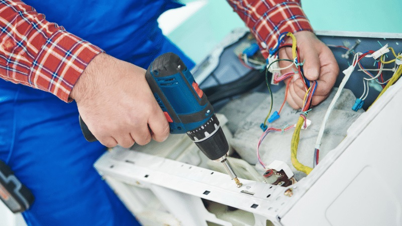 Sarıgöl Termodinamik Termodinamik çamaşır makinesi kart tamiri – Su almama arızası orijinal parça ile giderildi. - Teknik servis örneği